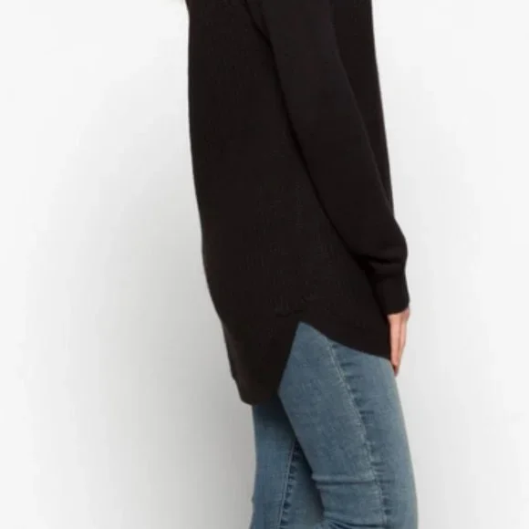 Rowca crew deals neck sweater